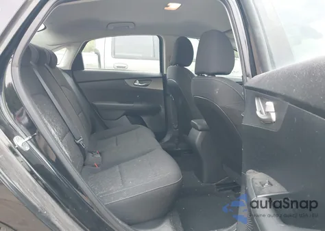 2020 Kia Forte Lxs z USA, uszkodzony, nr VIN 3KPF24AD6LE147965